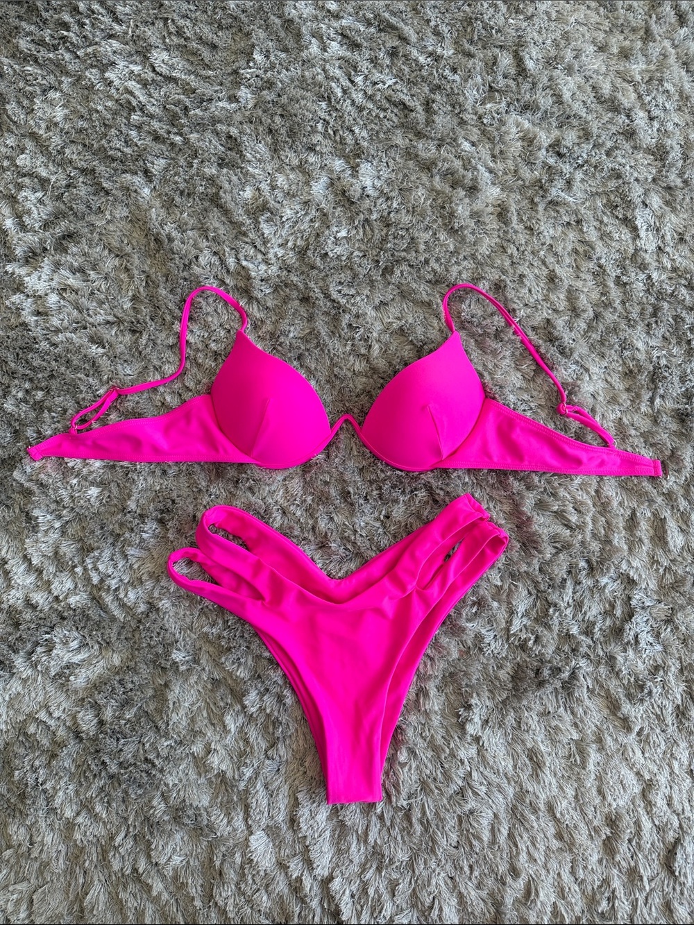 Never worn! Women’s Neon Pink Bikini Set - Push-Up Top & V-Cut Bottom